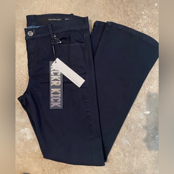NWT Calvin Klein Rckr Kick Jeans Size 30/10 - Picture 1 of 5